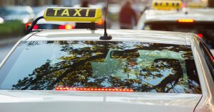 Faktencheck Taxi: Braucht der Fahrer wirklich Hilfe?